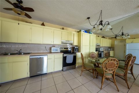Copropriété à vendre à Pompano Beach, Floride: 2 chambres, 87.33 m2 № 1988044 - photo 6