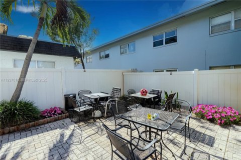 Copropriété à vendre à Pompano Beach, Floride: 2 chambres, 87.33 m2 № 1988044 - photo 18