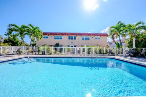 Copropriété à vendre à Pompano Beach, Floride: 2 chambres, 87.33 m2 № 1988044 - photo 1