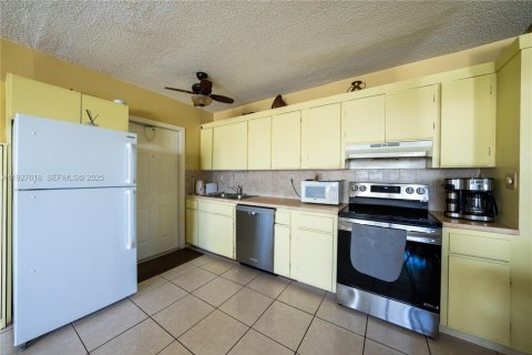 Copropriété à vendre à Pompano Beach, Floride: 2 chambres, 87.33 m2 № 1988044 - photo 7