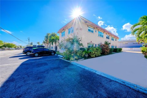 Copropriété à vendre à Pompano Beach, Floride: 2 chambres, 87.33 m2 № 1988044 - photo 11