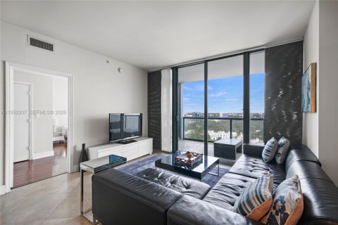 Condo in Miami, Florida, 2 bedrooms  № 2189446 - photo 5