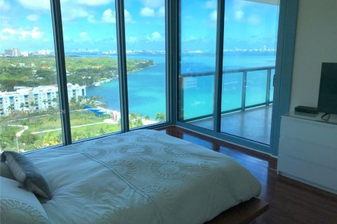 Condo in Miami, Florida, 2 bedrooms  № 2189446 - photo 10