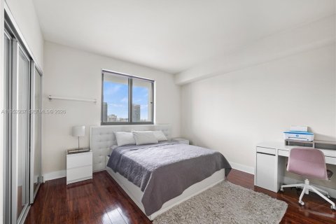 Condo in Miami, Florida, 2 bedrooms  № 2189446 - photo 14