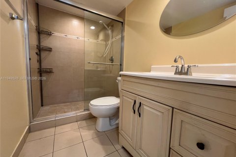 Copropriété à vendre à Hallandale Beach, Floride: 2 chambres, 102.19 m2 № 2089196 - photo 17