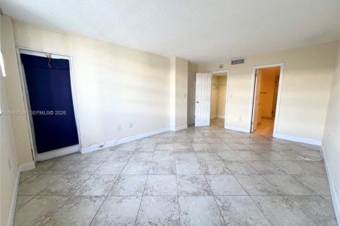 Copropriété à vendre à Hallandale Beach, Floride: 2 chambres, 102.19 m2 № 2089196 - photo 11