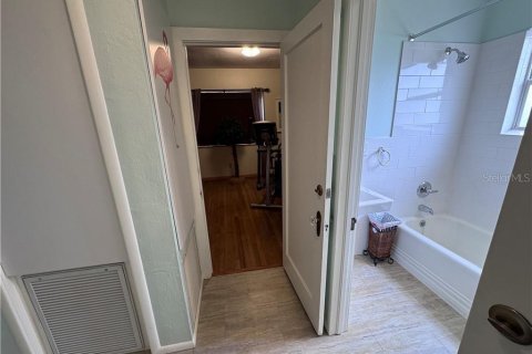 House in Avon Park, Florida 1 bedroom, 108.14 sq.m. № 2118618 - photo 15