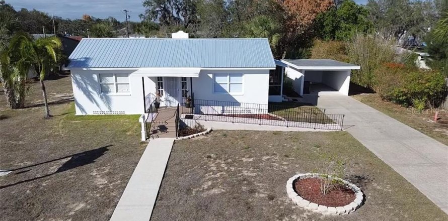 House in Avon Park, Florida 1 bedroom, 108.14 sq.m. № 2118618