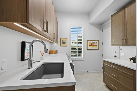 House in Sarasota, Florida 4 bedrooms, 278.43 sq.m. № 1526592 - photo 15