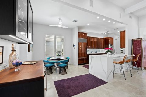 House in Sarasota, Florida 4 bedrooms, 278.43 sq.m. № 1526592 - photo 10