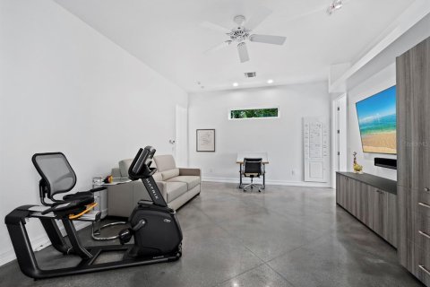 House in Sarasota, Florida 4 bedrooms, 278.43 sq.m. № 1526592 - photo 27