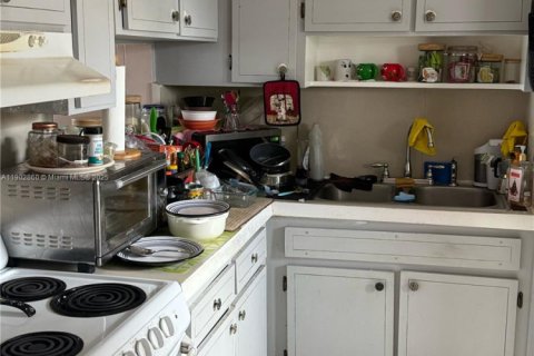 Condo in Miami, Florida, 1 bedroom № 2081806 - photo 3