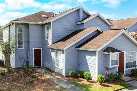 Townhouse in Davenport, Florida 4 bedrooms, 175.4 sq.m. № 2148137 - photo 4
