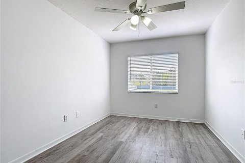 Townhouse in Davenport, Florida 4 bedrooms, 175.4 sq.m. № 2148137 - photo 25