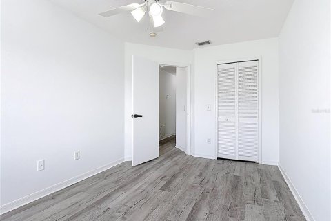 Townhouse in Davenport, Florida 4 bedrooms, 175.4 sq.m. № 2148137 - photo 26