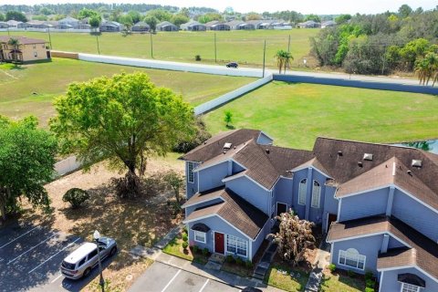 Townhouse in Davenport, Florida 4 bedrooms, 175.4 sq.m. № 2148137 - photo 2