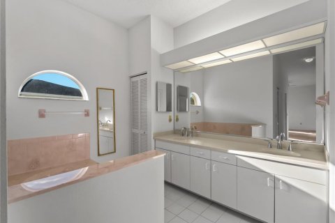 Villa ou maison à vendre à Sarasota, Floride: 3 chambres, 263.01 m2 № 2398744 - photo 28