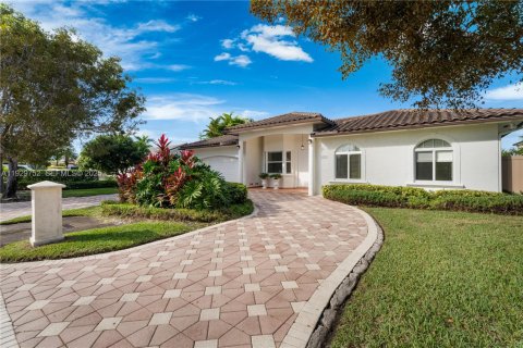 Villa ou maison à vendre à Palmetto Bay, Floride: 4 chambres, 211.35 m2 № 1988796 - photo 2