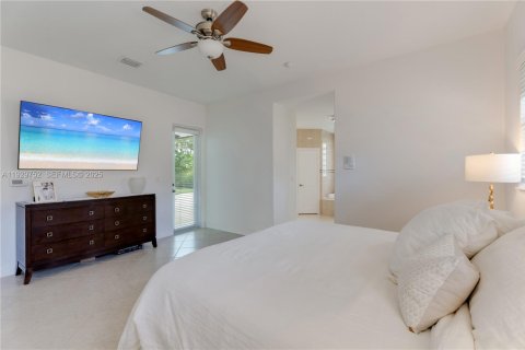 Villa ou maison à vendre à Palmetto Bay, Floride: 4 chambres, 211.35 m2 № 1988796 - photo 20