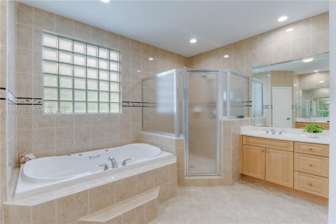 Villa ou maison à vendre à Palmetto Bay, Floride: 4 chambres, 211.35 m2 № 1988796 - photo 23