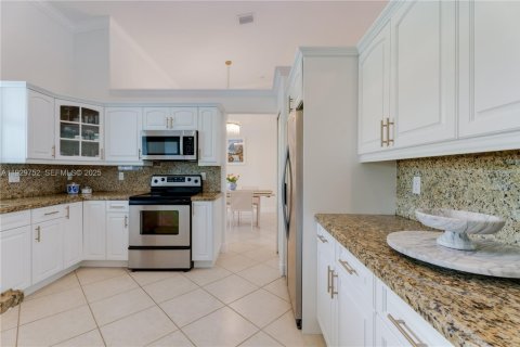 Villa ou maison à vendre à Palmetto Bay, Floride: 4 chambres, 211.35 m2 № 1988796 - photo 11