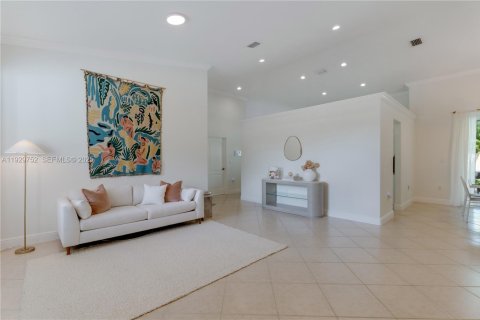 Villa ou maison à vendre à Palmetto Bay, Floride: 4 chambres, 211.35 m2 № 1988796 - photo 4