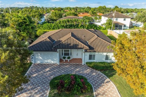 Villa ou maison à vendre à Palmetto Bay, Floride: 4 chambres, 211.35 m2 № 1988796 - photo 3