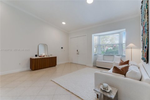 Villa ou maison à vendre à Palmetto Bay, Floride: 4 chambres, 211.35 m2 № 1988796 - photo 5