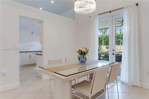 Villa ou maison à vendre à Palmetto Bay, Floride: 4 chambres, 211.35 m2 № 1988796 - photo 9