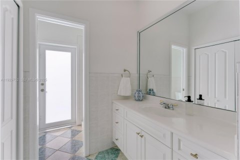 Villa ou maison à vendre à Palmetto Bay, Floride: 4 chambres, 211.35 m2 № 1988796 - photo 15