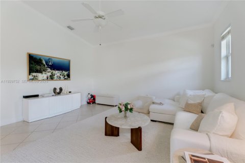 Villa ou maison à vendre à Palmetto Bay, Floride: 4 chambres, 211.35 m2 № 1988796 - photo 6