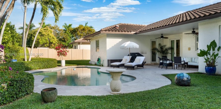 Villa ou maison à Palmetto Bay, Floride 4 chambres, 211.35 m2 № 1988796
