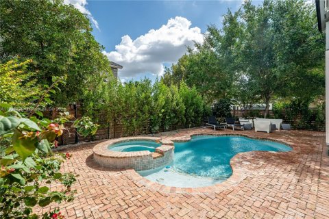 Casa en venta en Miami, Florida, 4 dormitorios, 282.7 m2 № 1964116 - foto 7