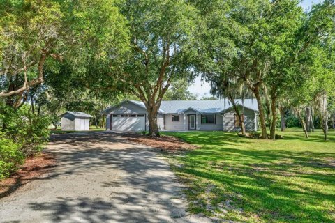 House in Edgewater, Florida 3 bedrooms, 197.7 sq.m. № 2123506 - photo 2