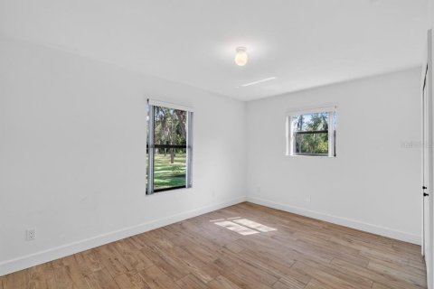 House in Edgewater, Florida 3 bedrooms, 197.7 sq.m. № 2123506 - photo 18