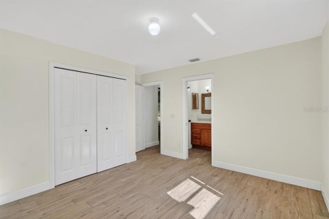 House in Edgewater, Florida 3 bedrooms, 197.7 sq.m. № 2123506 - photo 14