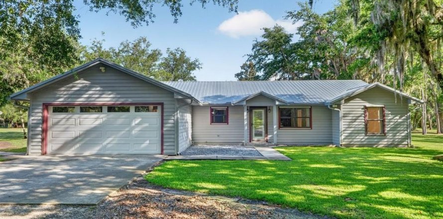 House in Edgewater, Florida 3 bedrooms, 197.7 sq.m. № 2123506