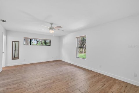 House in Edgewater, Florida 3 bedrooms, 197.7 sq.m. № 2123506 - photo 20