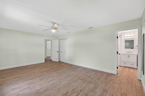 House in Edgewater, Florida 3 bedrooms, 197.7 sq.m. № 2123506 - photo 19
