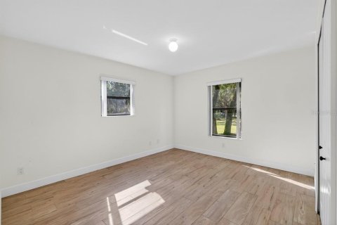 House in Edgewater, Florida 3 bedrooms, 197.7 sq.m. № 2123506 - photo 13