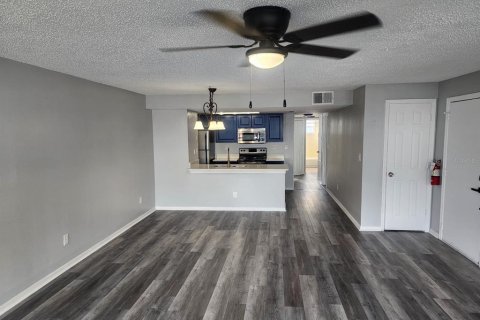Condo in Kissimmee, Florida, 3 bedrooms  № 2210903 - photo 7