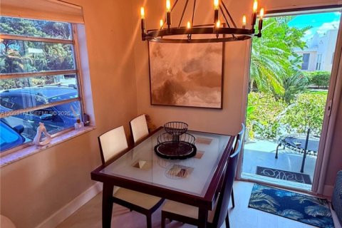 Condo in Lake Worth, Florida, 2 bedrooms  № 2170413 - photo 3