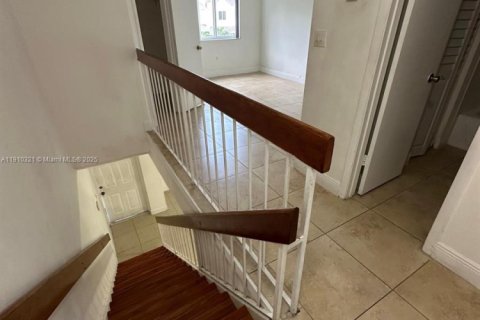 Condo in Hialeah, Florida, 1 bedroom  № 1966560 - photo 6