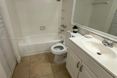 Condo in Hialeah, Florida, 1 bedroom  № 1966560 - photo 5