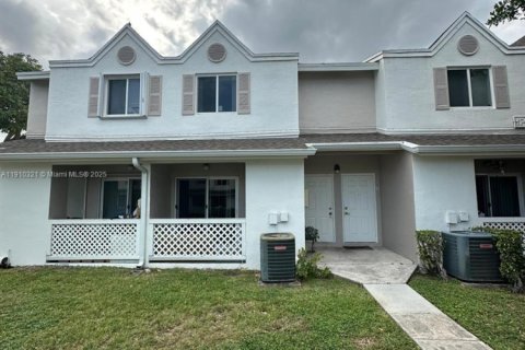 Condo in Hialeah, Florida, 1 bedroom  № 1966560 - photo 1