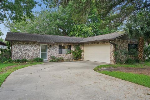 House in South Daytona, Florida 2 bedrooms, 111.48 sq.m. № 2227786