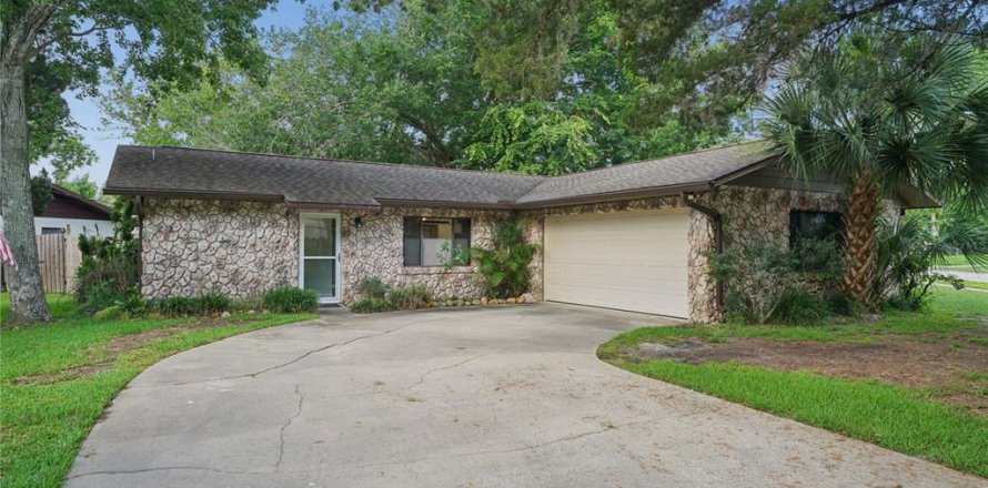 House in South Daytona, Florida 2 bedrooms, 111.48 sq.m. № 2227786