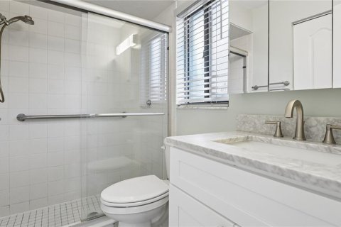 House in South Daytona, Florida 2 bedrooms, 111.48 sq.m. № 2227786 - photo 16