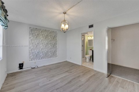 Купить кондоминиум в Маргит, Флорида 2 спальни, 92.9м2, № 1691229 - фото 21