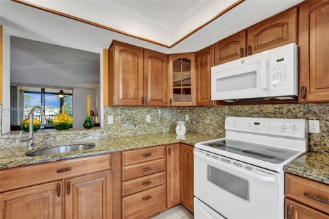 Купить кондоминиум в Маргит, Флорида 2 спальни, 92.9м2, № 1691229 - фото 5